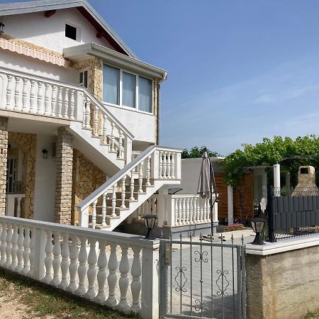 Apartmani Dorijan Vrsi Buitenkant foto