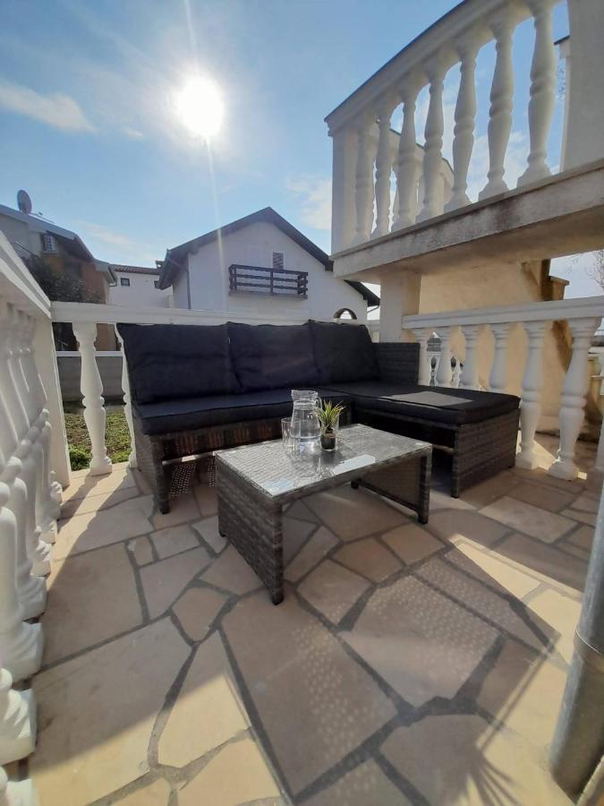 Apartmani Dorijan Vrsi Buitenkant foto