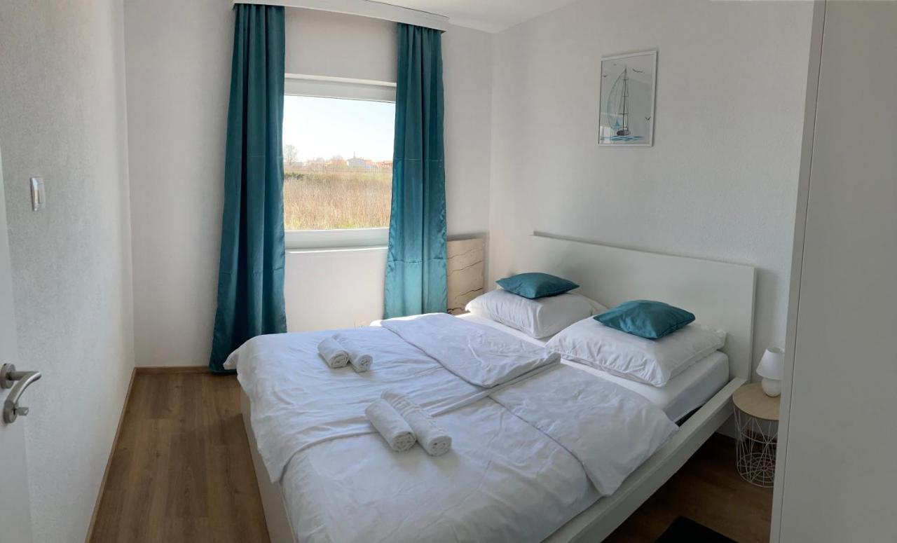 Apartmani Dorijan Vrsi Buitenkant foto