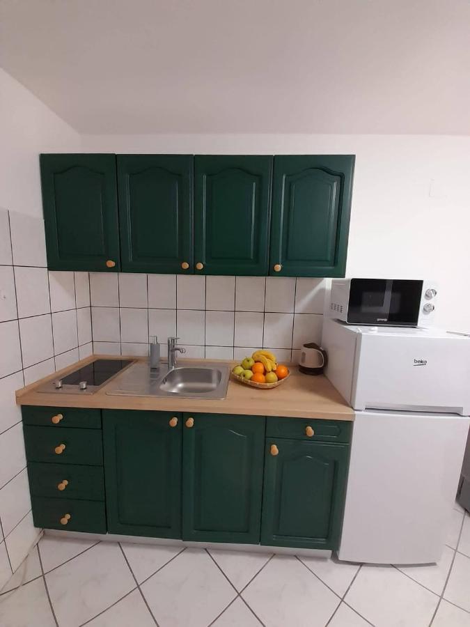 Apartmani Dorijan Vrsi Buitenkant foto